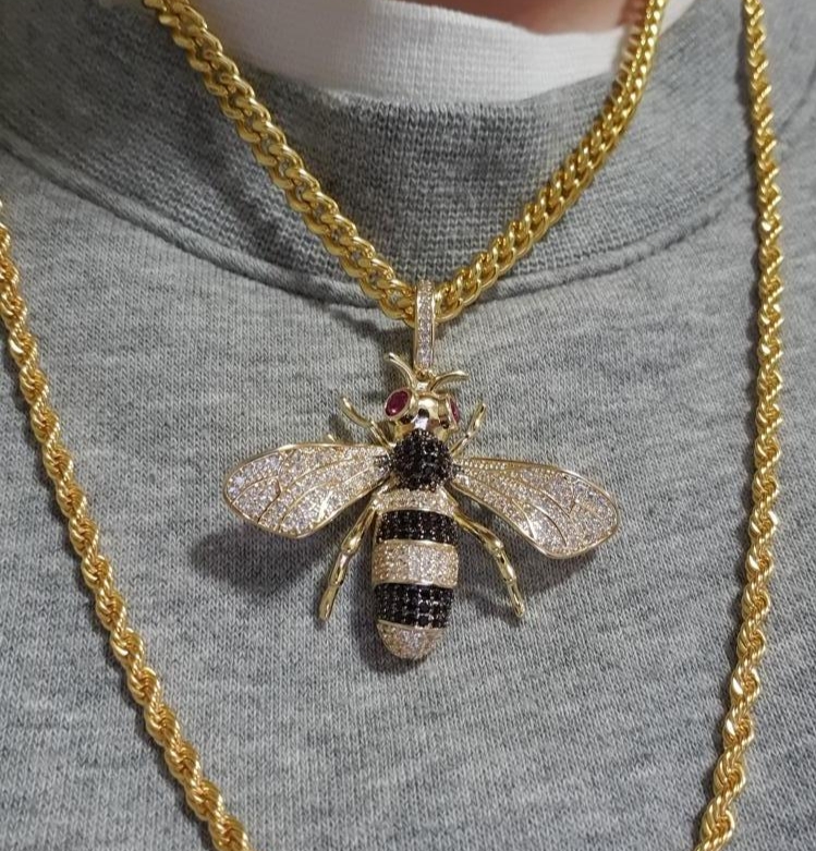 Iced Bee Pendant (Picture from our customer reviews)